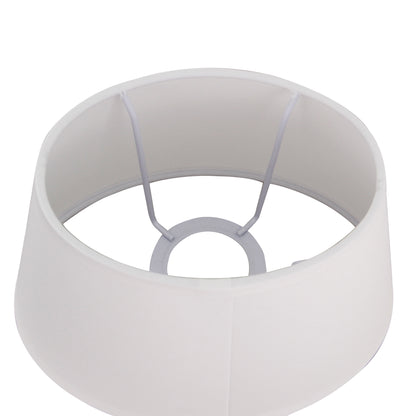 Deze moderne witte lampenkap straalt eenvoud en verfijning uit. Perfect voor een frisse uitstraling in elke kamer.