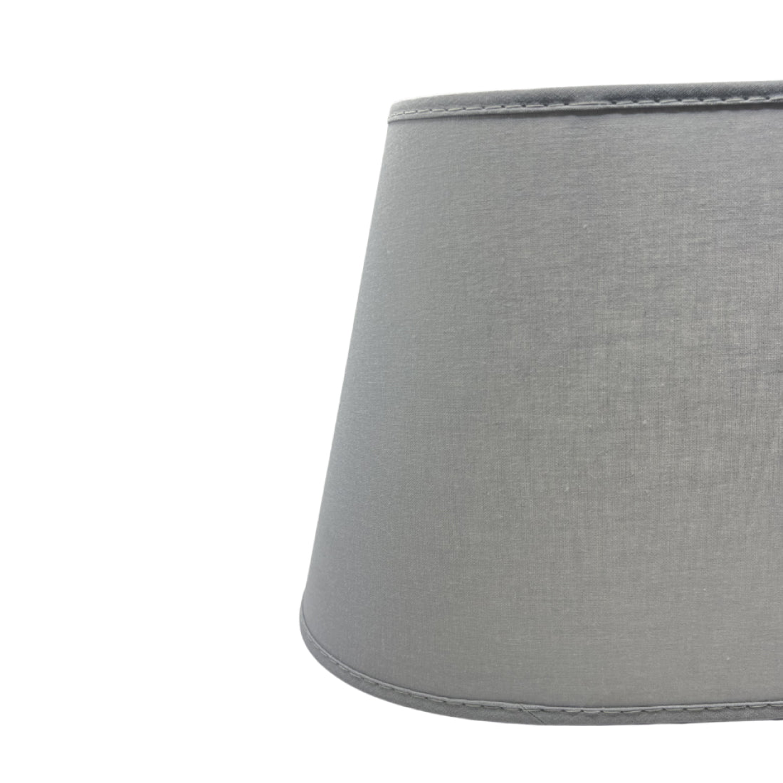 Deze moderne grijze lampenkap geeft elke ruimte een eigentijdse uitstraling. Perfect voor sfeervolle verlichting!