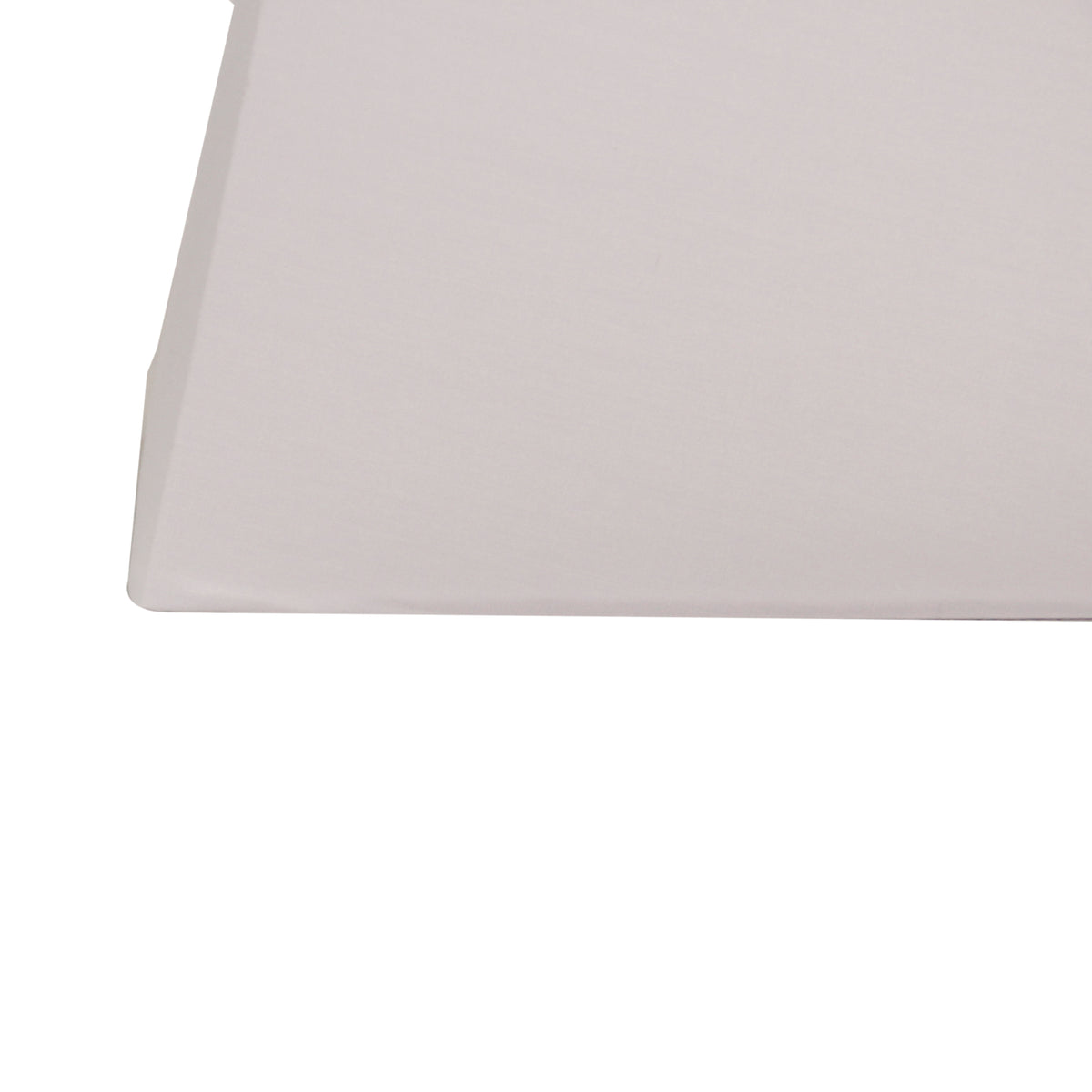 Detail van de moderne witte lampenkap Conica Rechteck, perfect voor een strakke en frisse uitstraling in je interieur.