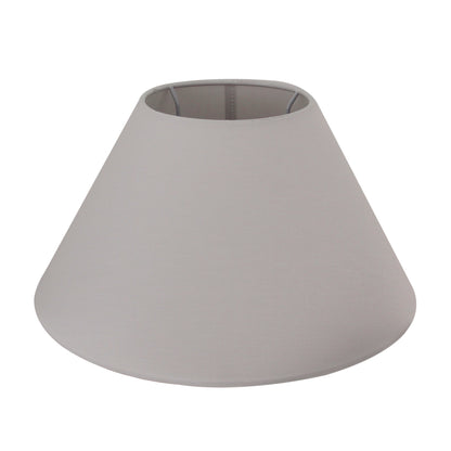 Deze witte lampenkap in een eigentijds design past perfect in diverse interieurstijlen. Creëert een sfeervolle ambiance.