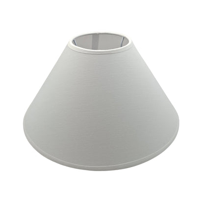 Een prachtige witte lampenkap met een moderne uitstraling. Ideaal voor een frisse en heldere sfeer in je interieur.