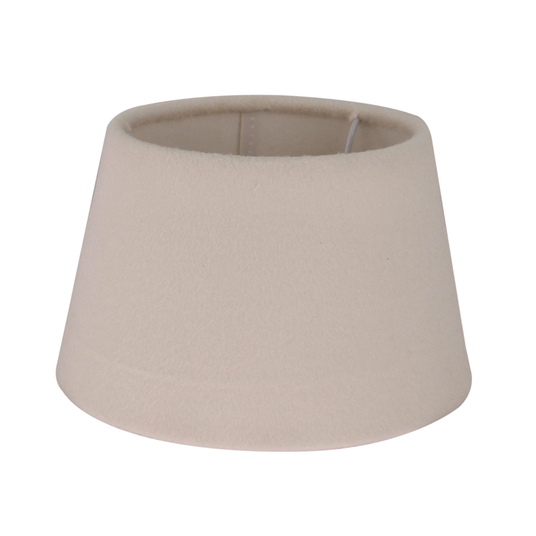 Deze moderne witte lampenkap brengt een frisse uitstraling in je interieur.