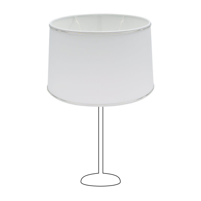 Deze ovale lampenkap in zilver en wit voegt een moderne touch toe aan je interieur. Perfect voor sfeervolle verlichting.