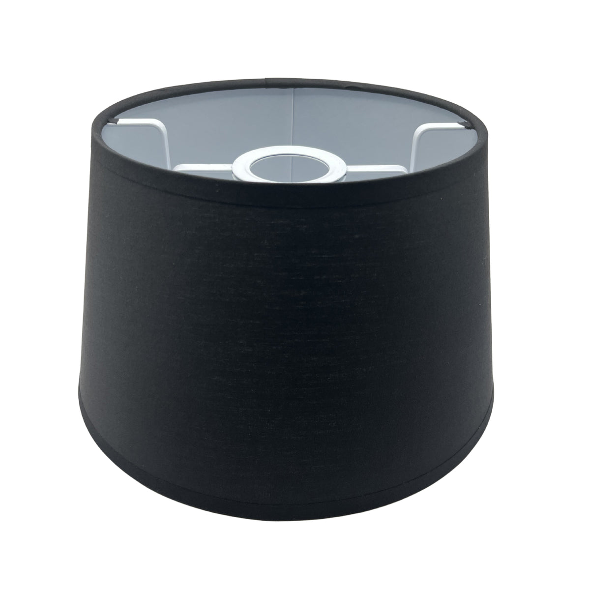 Moderne zwarte lampenkap in drumvorm, perfect voor een strakke inrichting. Geef jouw ruimte een eigentijdse uitstraling.