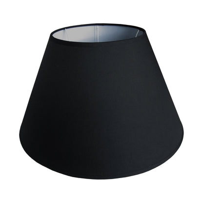 Zwarte lampenkap van Ø45 cm, perfect voor een eigentijdse touch in elke kamer. Creëert een warme en gezellige sfeer.