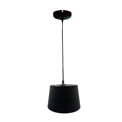 De zwarte lampenkap Drum brengt een moderne touch in je interieur. Perfect voor sfeervolle verlichting in elke ruimte.