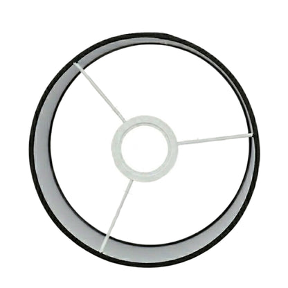 Deze zwarte lampenkap in een drumvorm geeft een moderne uitstraling. Perfect voor een sfeervolle accentverlichting.