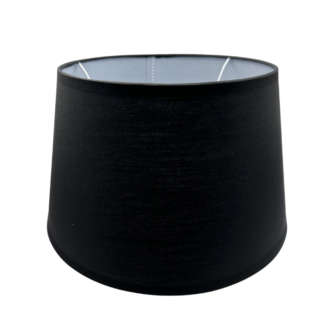 Deze zwarte lampenkap heeft een tijdloos design en past perfect in diverse interieurstijlen. Creëer een warme sfeer.