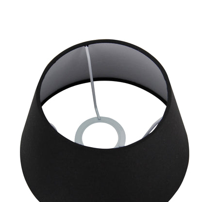 Deze moderne zwarte lampenkap met een diameter van 20 cm voegt stijl toe aan elke ruimte.