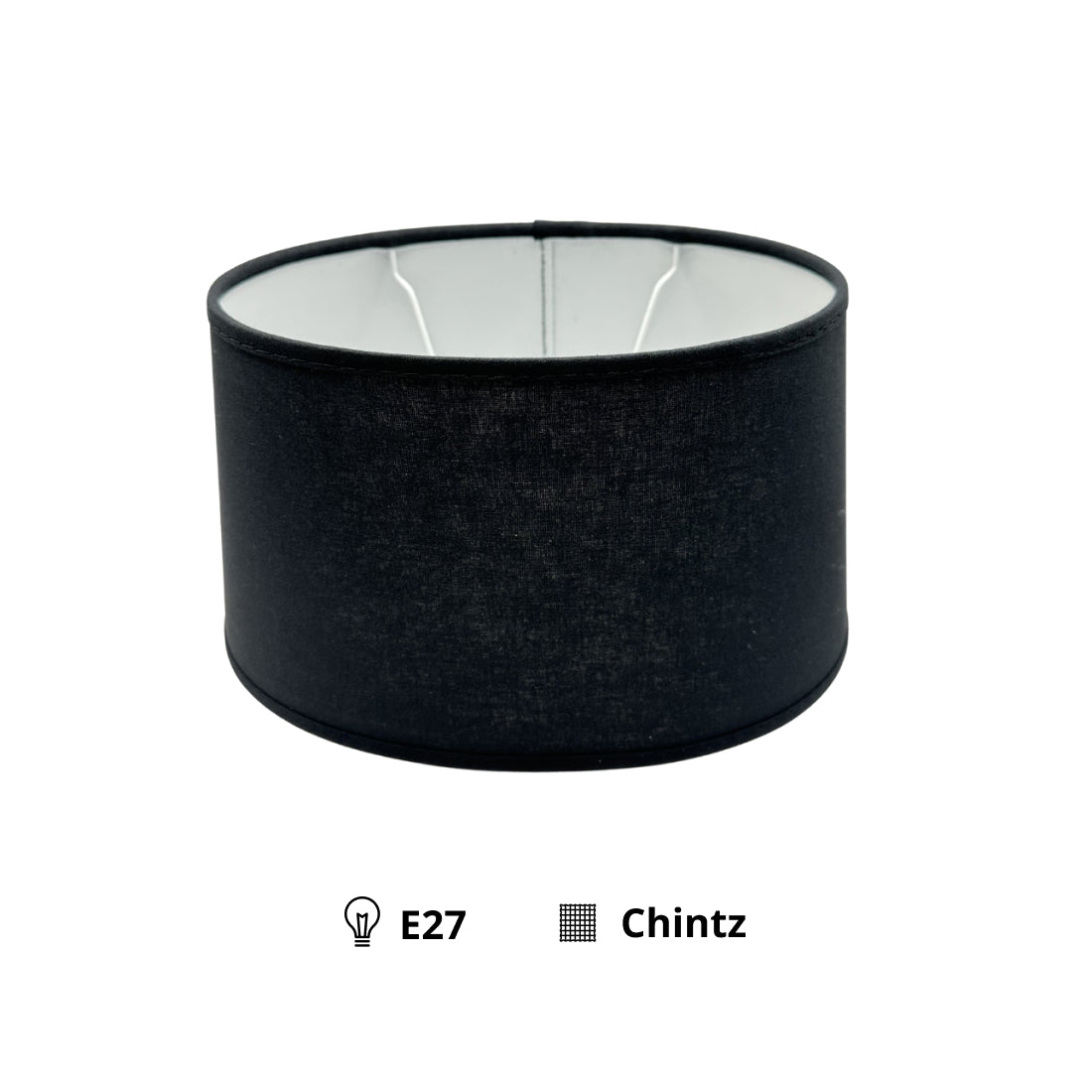 Een gedetailleerde weergave van de zwarte lampenkap Oval. Deze tijdloze kap voegt een elegante touch toe aan elke lamp.