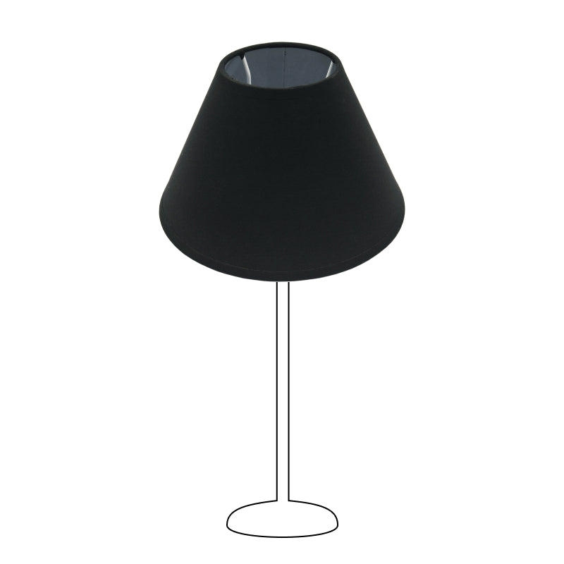 De zwart gekleurde lampenkap Top geeft een moderne touch aan je interieur.