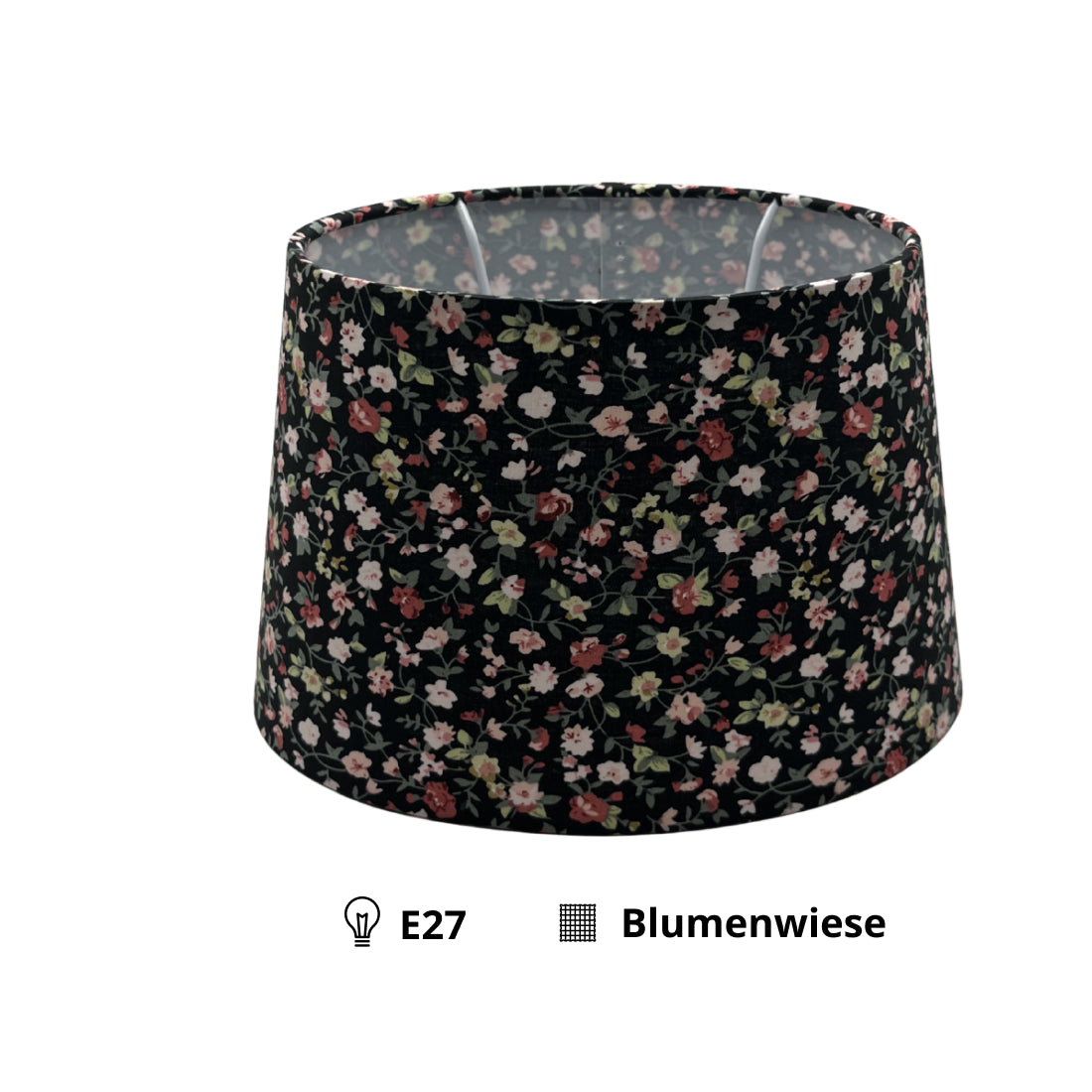 Detailfoto van de zwarte lampenkap Oval. Deze tijdloze kap voegt een moderne uitstraling toe aan elke lamp.