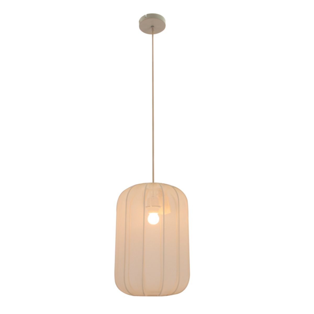 Deze crèmekleurige hanglamp Lecce voegt een Japandi touch toe aan je interieur. Perfect voor een sfeervolle uitstraling.