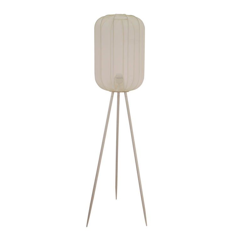 Deze crème vloerlamp uit de Lecce serie voegt een rustieke touch toe aan je interieur. Perfect voor een gezellige hoek.