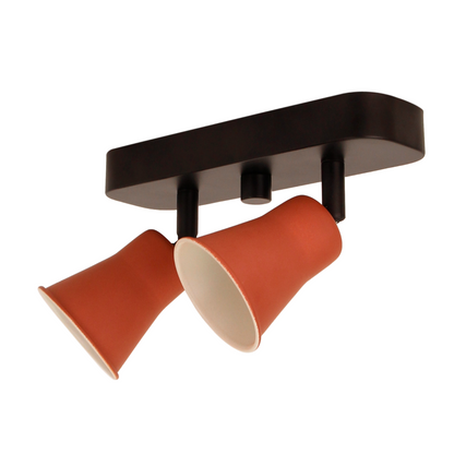 Detail van de zwarte plafondlamp Lisa, perfect voor accentverlichting. Deze lamp voegt een moderne touch toe aan elke ruimte.