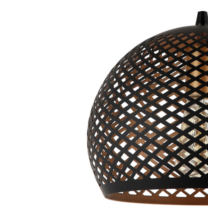 De zwarte Lodi hanglamp straalt moderniteit uit met zijn strakke lijnen.
