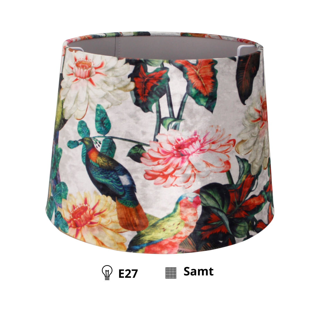 Een moderne lampenkap in wit met gouden details en een vleugje groen en rood. Perfect voor een frisse, stijlvolle inrichting.