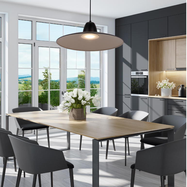 Industriële zwart hanglamp Mantua creëert een trendy sfeer boven de eettafel. Perfect voor moderne interieurs.
