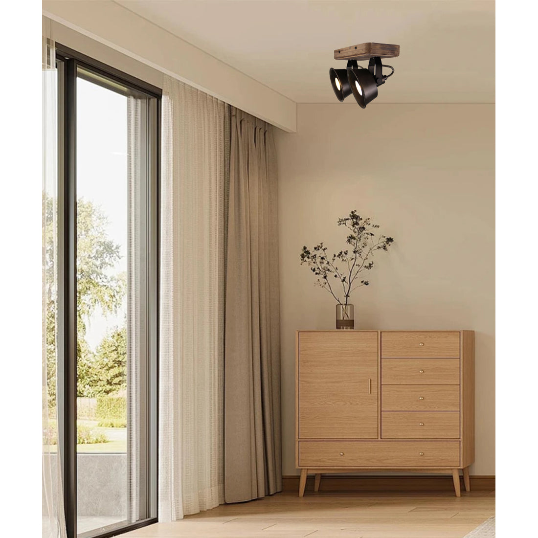 Moderne zwarte plafondlamp Max brengt een eigentijdse flair in je interieur. Perfect voor een sfeervolle ambiance.