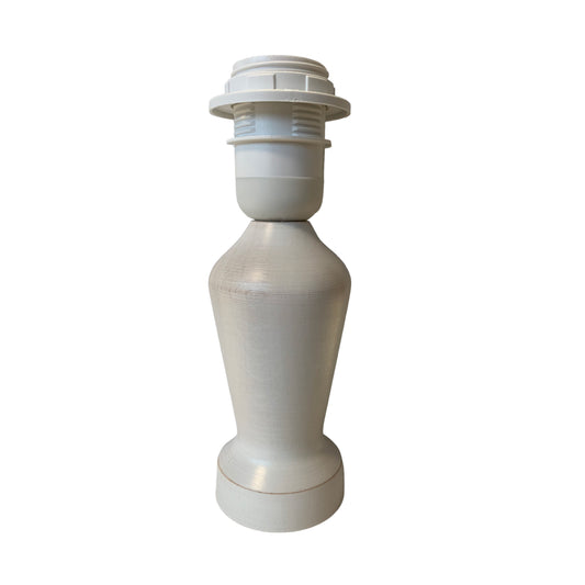 Deze vintage lampenvoet in crème geeft een warme uitstraling aan je interieur. Perfect voor elke sfeervolle ruimte.
