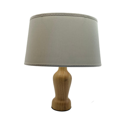 De houten lampenvoet in naturel geeft een vleugje vintage charme aan jouw interieur. Perfect voor een sfeervolle uitstraling.