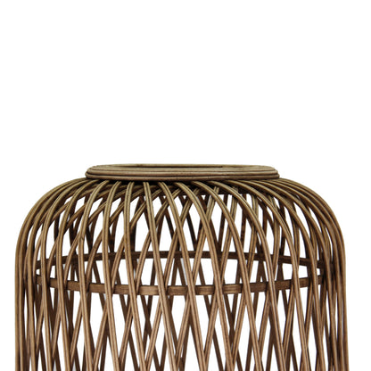 A close-up of the modern brown Nature Diagonaal floor lamp. Its unique design adds a warm touch to any room.
