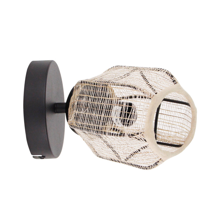 Natuurlijke bruin tint met een warme uitstraling. Deze plafondlamp van jute voegt een landelijk accent toe aan je interieur.