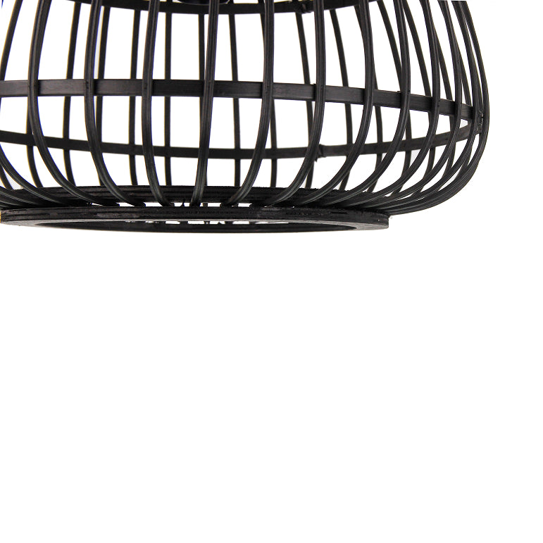 Detailfoto van de zwarte Nature Trapeze plafondlamp. Deze lamp voegt een warme, landelijke sfeer toe aan je interieur.