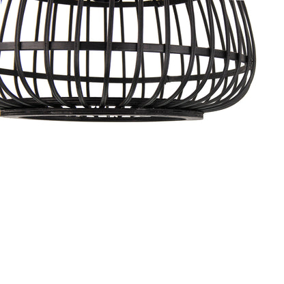Detailfoto van de zwarte Nature Trapeze plafondlamp. Deze lamp voegt een warme, landelijke sfeer toe aan je interieur.