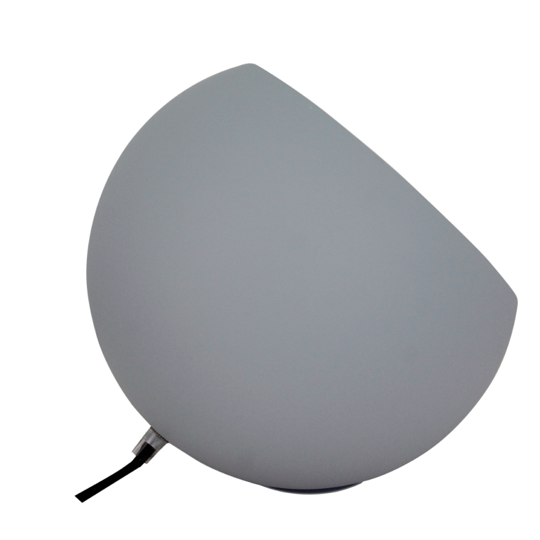 De blauwe Occhio tafellamp schittert met een modern design. Perfect voor een frisse touch in je interieur.