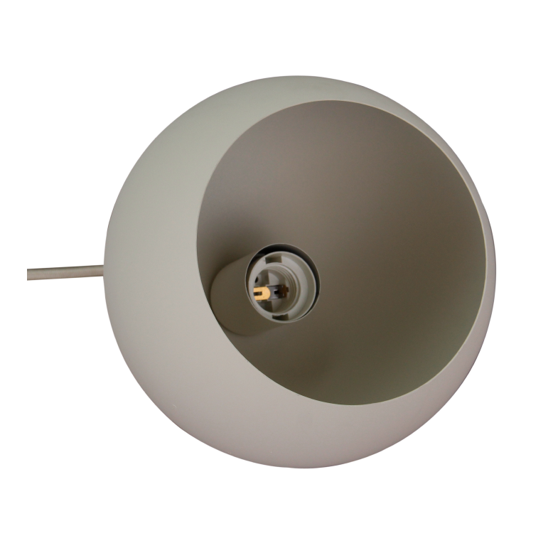 Detail van de moderne crème tafellamp Occhio. Perfect voor een sfeervolle ambiance op je bureau of nachtkastje.