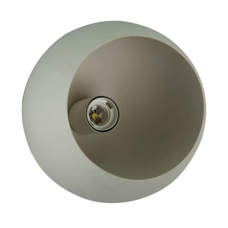 Detailopname van de ijsgroene Occhio tafellamp. Deze moderne lamp voegt een frisse touch toe aan je interieur.