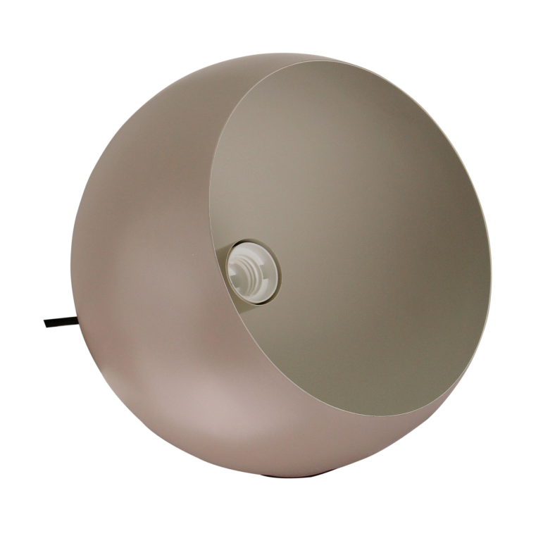 De taupe Occhio tafellamp heeft een moderne uitstraling. Perfect voor een sfeervolle accenten in uw interieur.