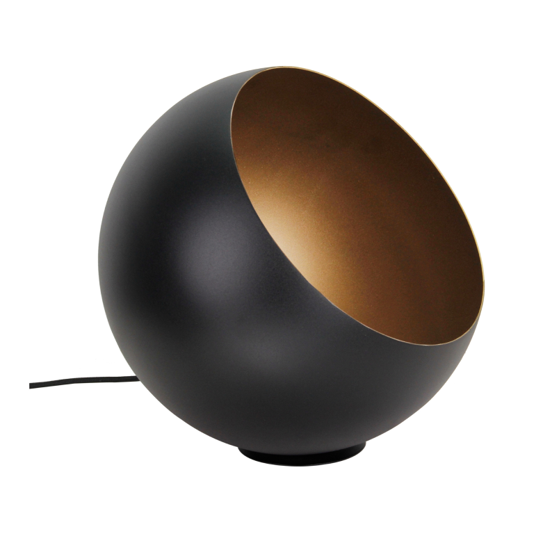 Details van de moderne tafellamp Occhio in zwart en goud. Deze lamp voegt een chique sfeer toe aan elke stijlvolle ruimte.