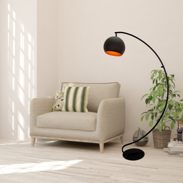 Detail van de moderne zwarte Occhio vloerlamp. Een echte eyecatcher die elke ruimte een strakke uitstraling geeft.