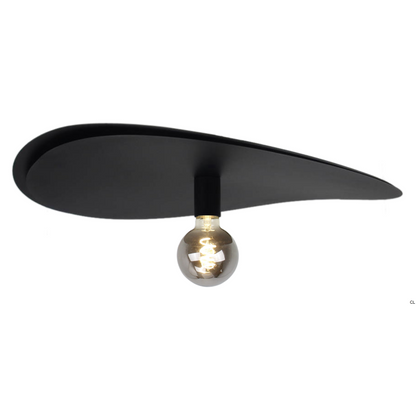 Strakke zwarte plafondlamp Piatto met een eigentijds design. Perfect voor een moderne touch in elke kamer van je huis.