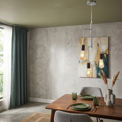 De zwarte retro hanglamp straalt een moderne charme uit. Perfect voor sfeervolle avonden in je interieur.
