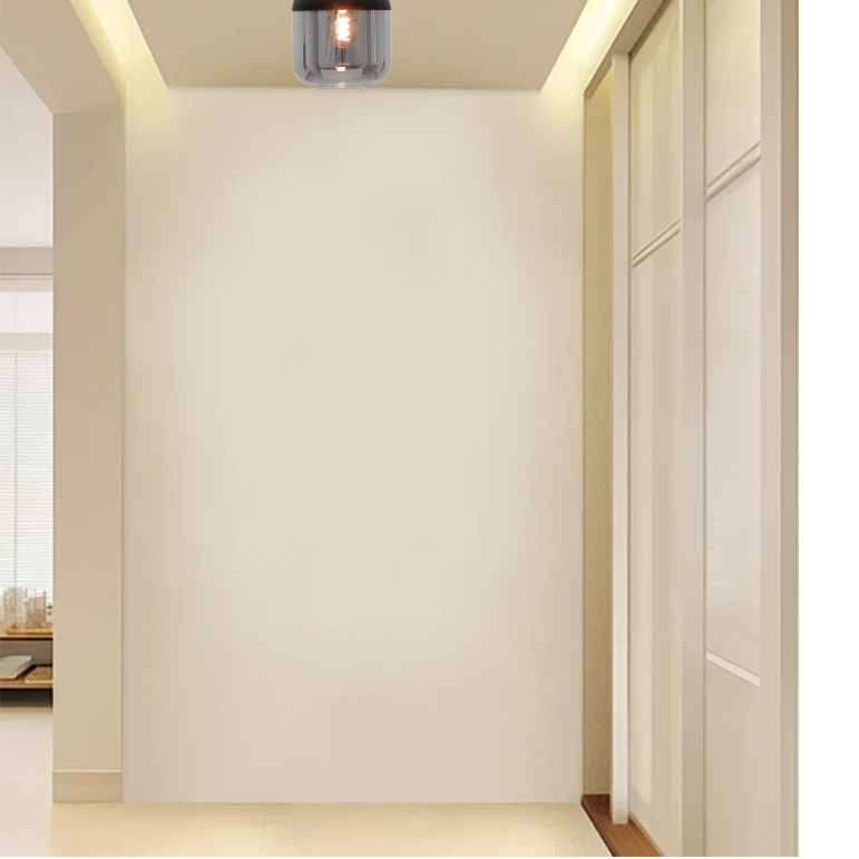 De zwarte Specchio plafondlamp brengt een moderne flair in elke ruimte. Perfect voor sfeervolle en eigentijdse interieurs.