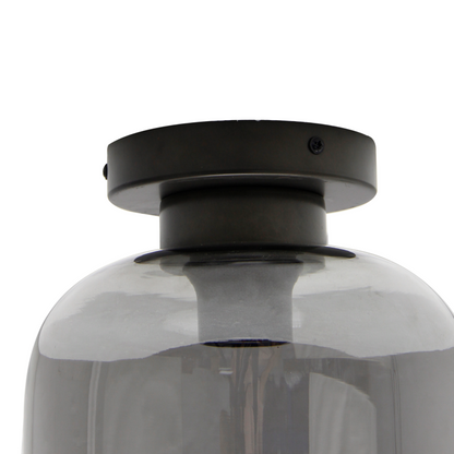 Deze zwarte plafondlamp uit de Specchio-serie heeft een modern design. Perfect voor een stijlvolle en eigentijdse sfeer.