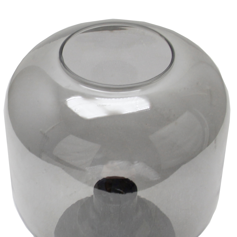 Deze zwarte Specchio plafondlamp heeft een modern design en geeft een unieke uitstraling aan je interieur.