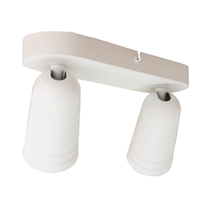 Detail van de witte Spero plafondlamp met een industrieel design.