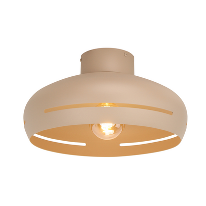 De zandkleurige Striscia plafondlamp voegt een natuurlijke uitstraling toe aan je interieur. Perfect voor een warme sfeer.