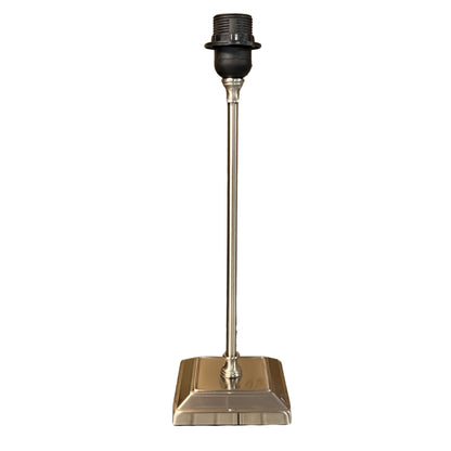 Deze nikkel lampenvoet van 38 cm heeft een klassieke uitstraling. Perfect voor het creëren van een warme ambiance.
