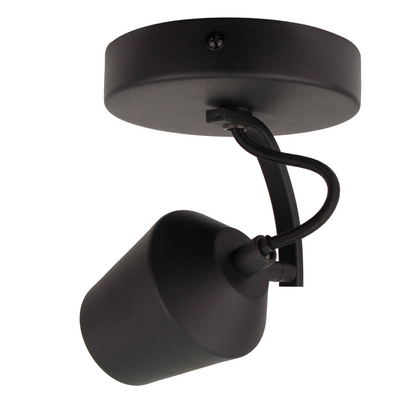Detailopname van de zwarte Tavola plafondlamp. Dit moderne ontwerp voegt een eigentijdse flair toe aan elke ruimte.