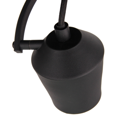 De zwarte Tavola plafondlamp heeft een modern design en is perfect voor sfeervolle verlichting in elke kamer.