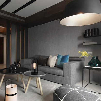Discover the intricate design of the Tavola table lamp in black.