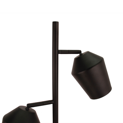 Detail van de zwarte Tavola vloerlamp, met een elegant ontwerp. Ideaal voor sfeervolle verlichting in moderne interieurs.