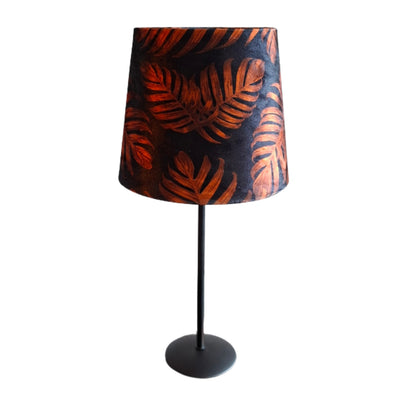 Deze zwarte lampenvoet van 29 cm past perfect in een modern interieur. Creëert een eigentijdse sfeer in elke ruimte.