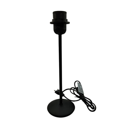 Deze zwarte lampenvoet van 29 cm voegt een moderne flair toe aan elke ruimte. Perfect voor je eigen unieke lampontwerp.