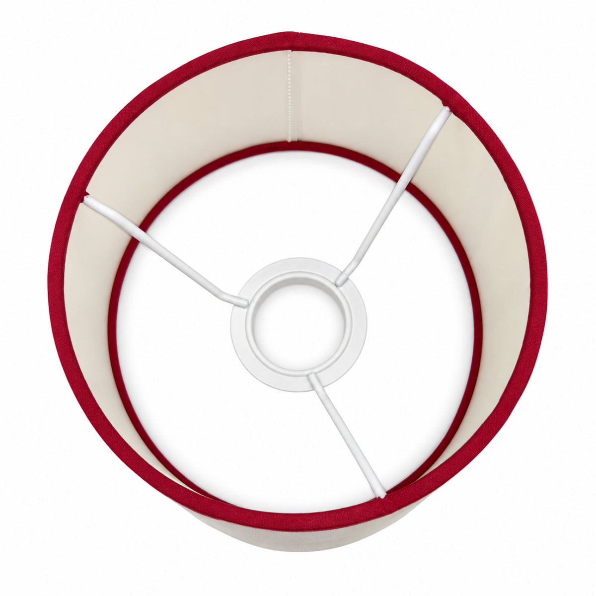 Met zijn chique combinatie van rood en crème voegt deze lampenkap een vrolijke toets toe aan elke ruimte.